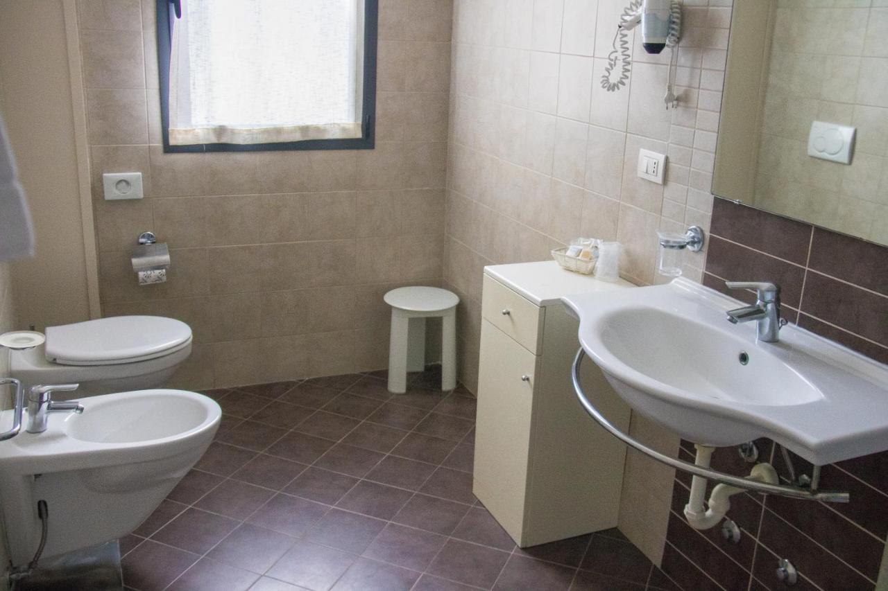 צ'סנטיקו Renzo Hotel מראה חיצוני תמונה