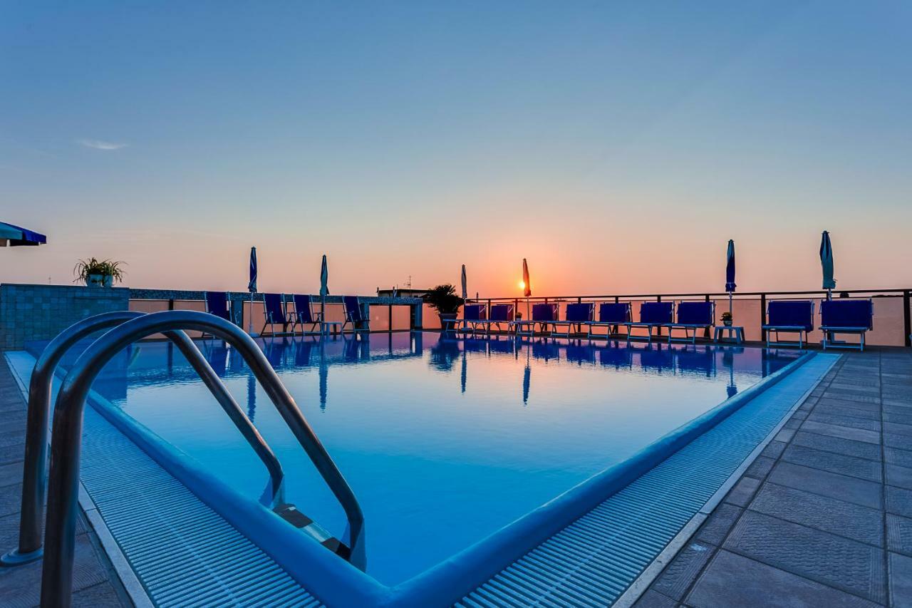 צ'סנטיקו Renzo Hotel מראה חיצוני תמונה